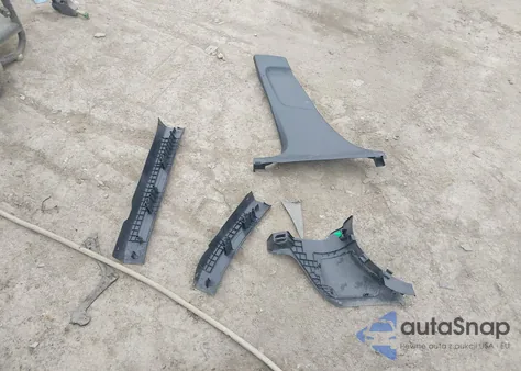 2014 Mazda Mazda3 I Touring z USA, uszkodzony, nr VIN JM1BM1L75E1205360